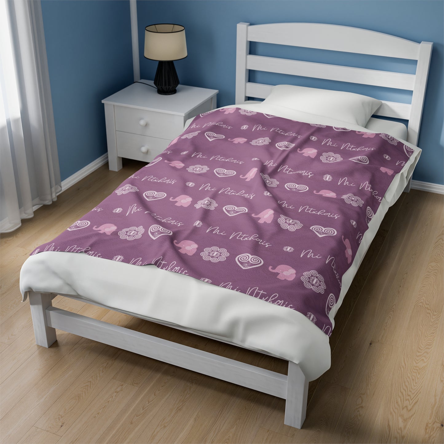 Mauve Hmong - Mi Ntxhais (Girl) Velveteen Plush Blanket
