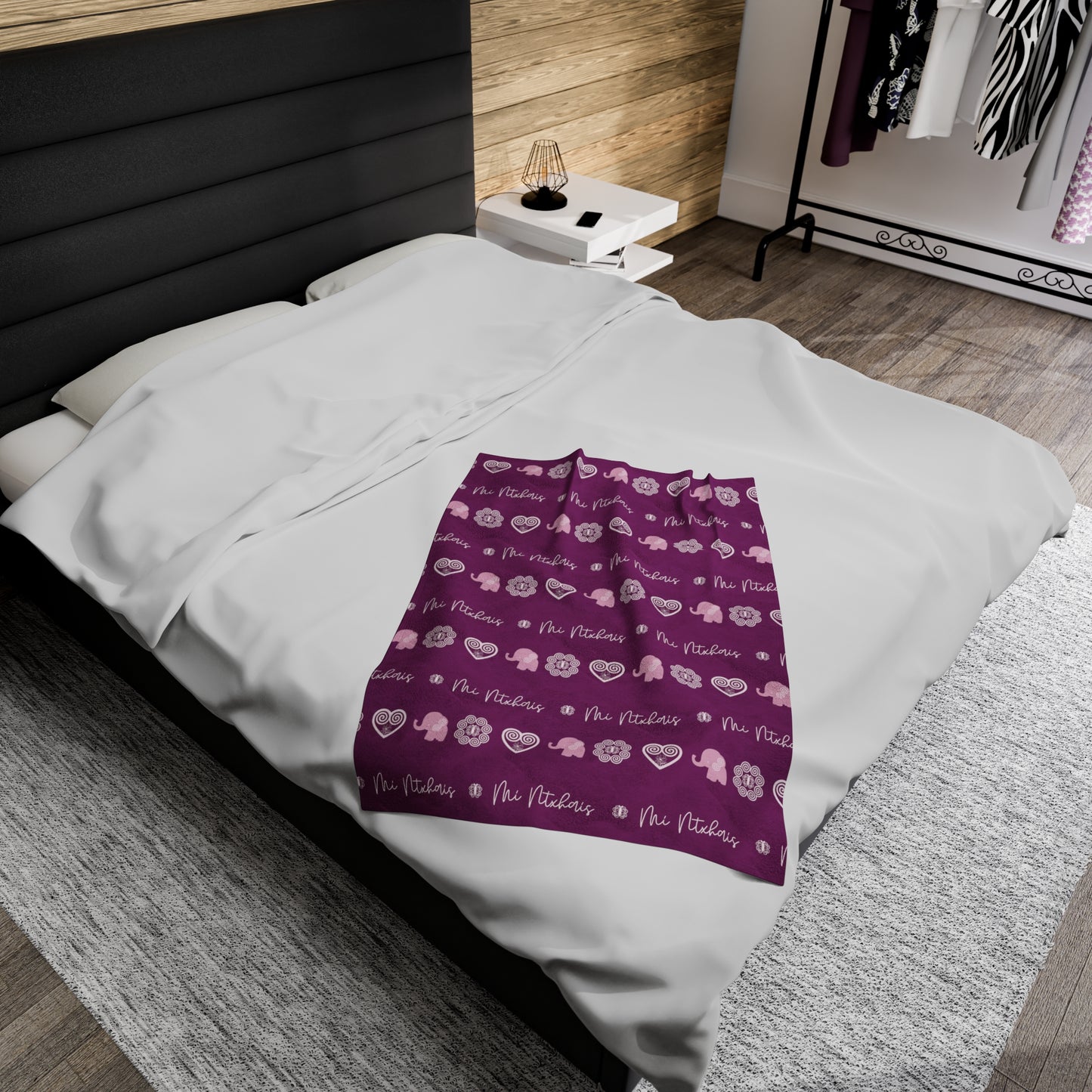 Berry Hmong - Mi Ntxhais (Girl) Velveteen Plush Blanket