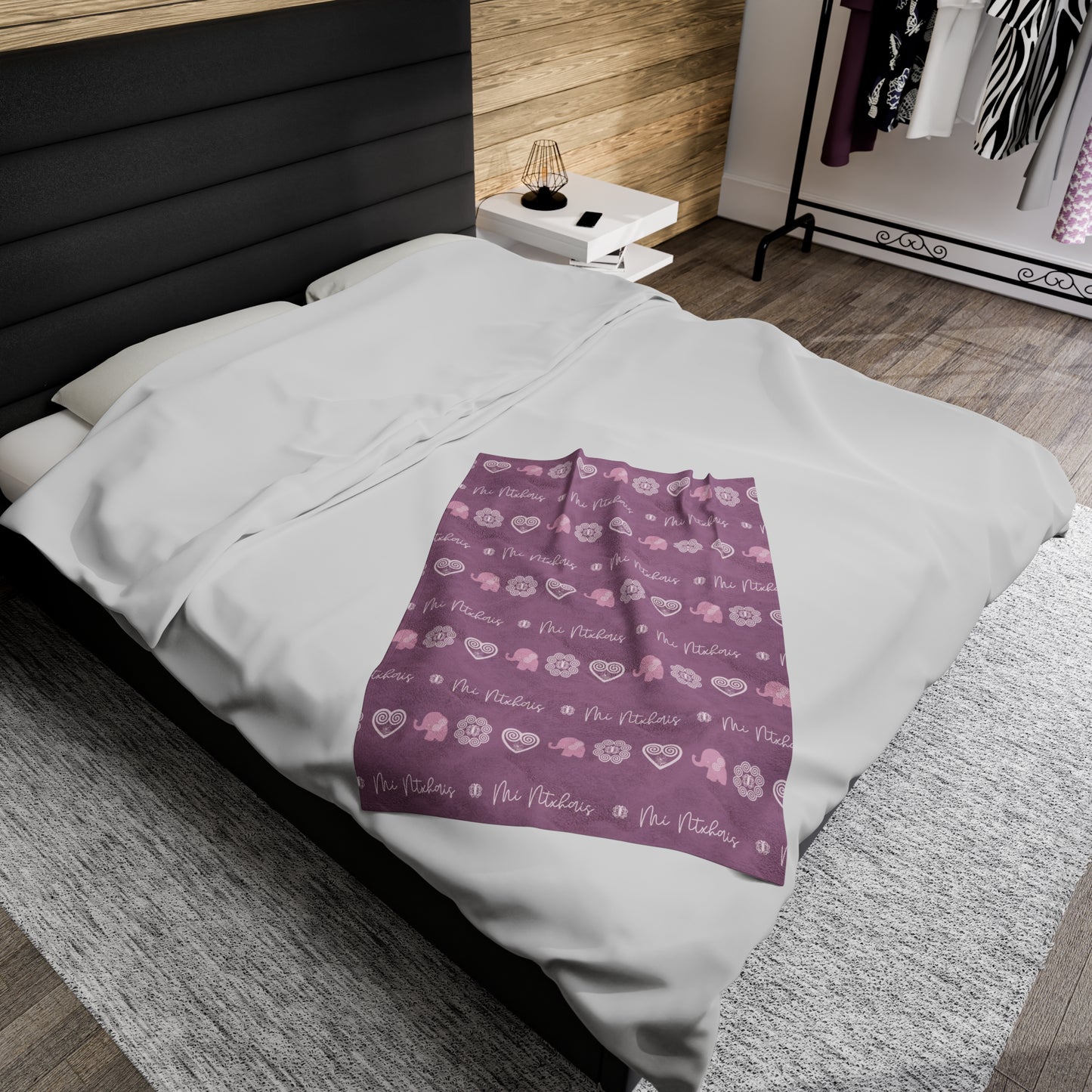 Mauve Hmong - Mi Ntxhais (Girl) Velveteen Plush Blanket